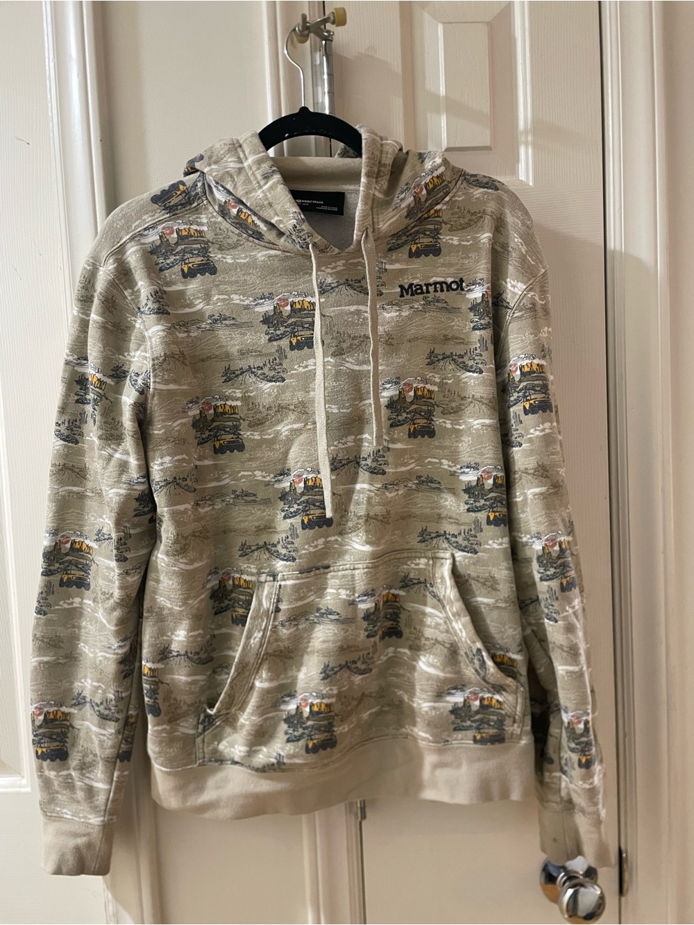 Marmot all over print Graphic Hoodie